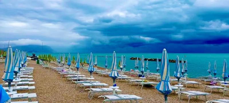 Villaggio I Giardini Del Conero Porto Recanati Eksteriør billede